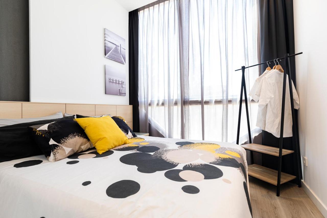 Sylvia 1M - Precioso Apartamento En Primera Linea De Mar - Centrico - Playa - Wifi Емпуриабрава Екстериор снимка
