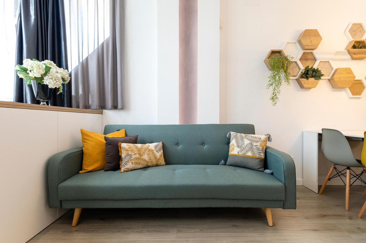 Sylvia 1M - Precioso Apartamento En Primera Linea De Mar - Centrico - Playa - Wifi Емпуриабрава Екстериор снимка